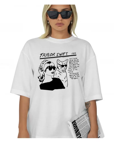 T-shirt Taylor Swift "IS MY THERAPIST"